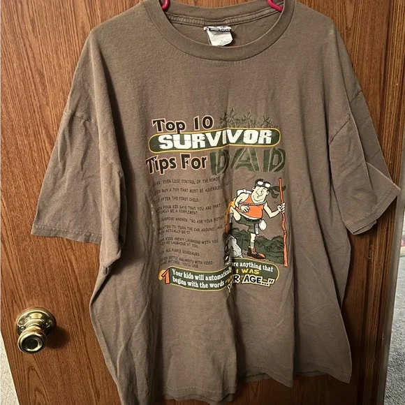 Men’s Vintage Top 10 Survivor Tips For Dad T-Shirt Size XL - Picture 1 of 5